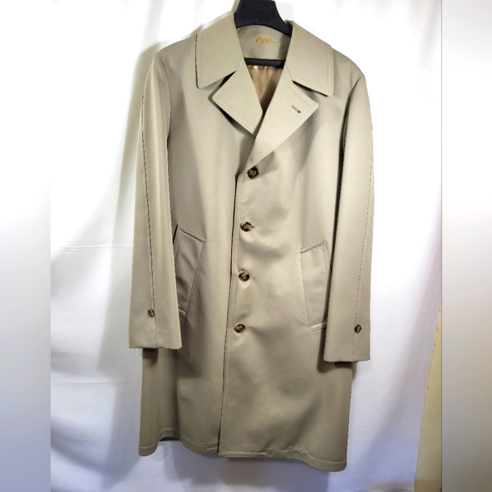 Wingflite beige trench raincoat   men's 40 Regular  #1027